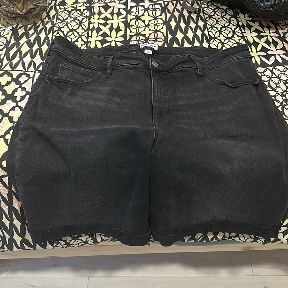 Black Bermuda Jean shorts 18w AVA and VIV